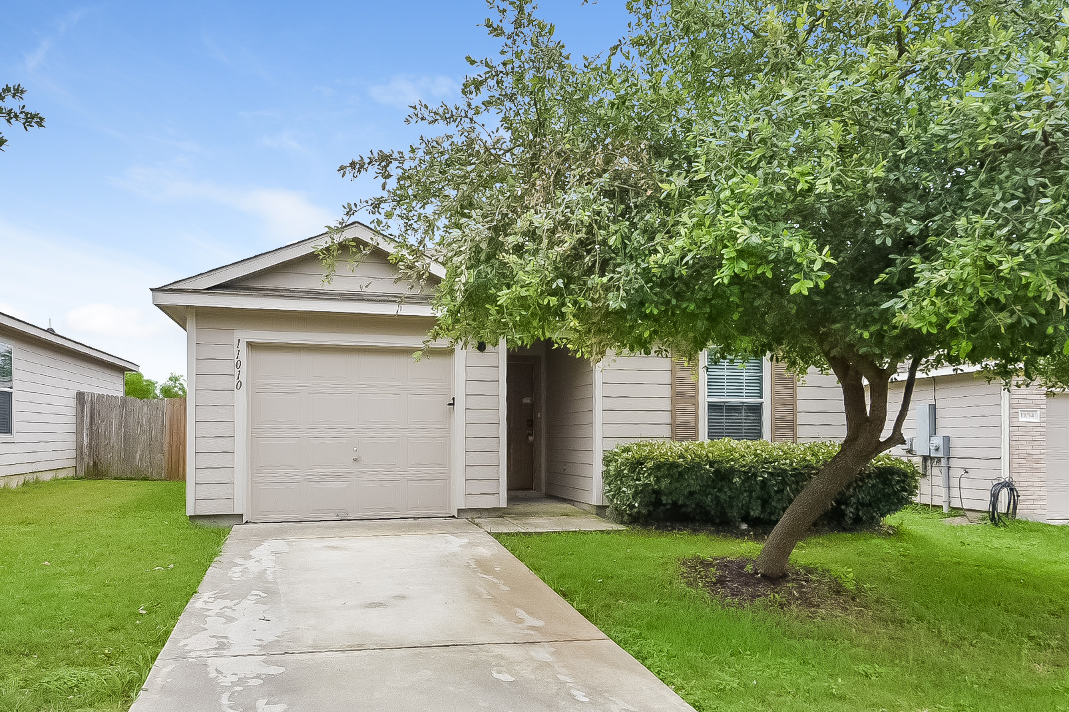11010 Moonlit Canyon San Antonio, TX 78252